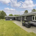 Gardi - 14km From The Sea By Interhome *
